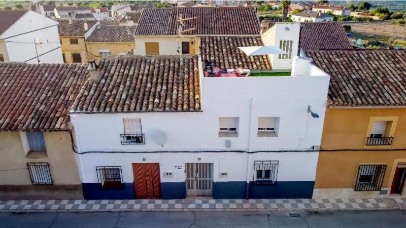 Vistas de la casa rural Lentiscar Home. Casa completa para reservas al mejor precio en Letur - Albacete